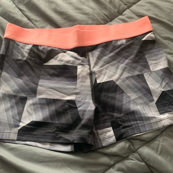 Geo Print Spandex - Picture 1 of 3